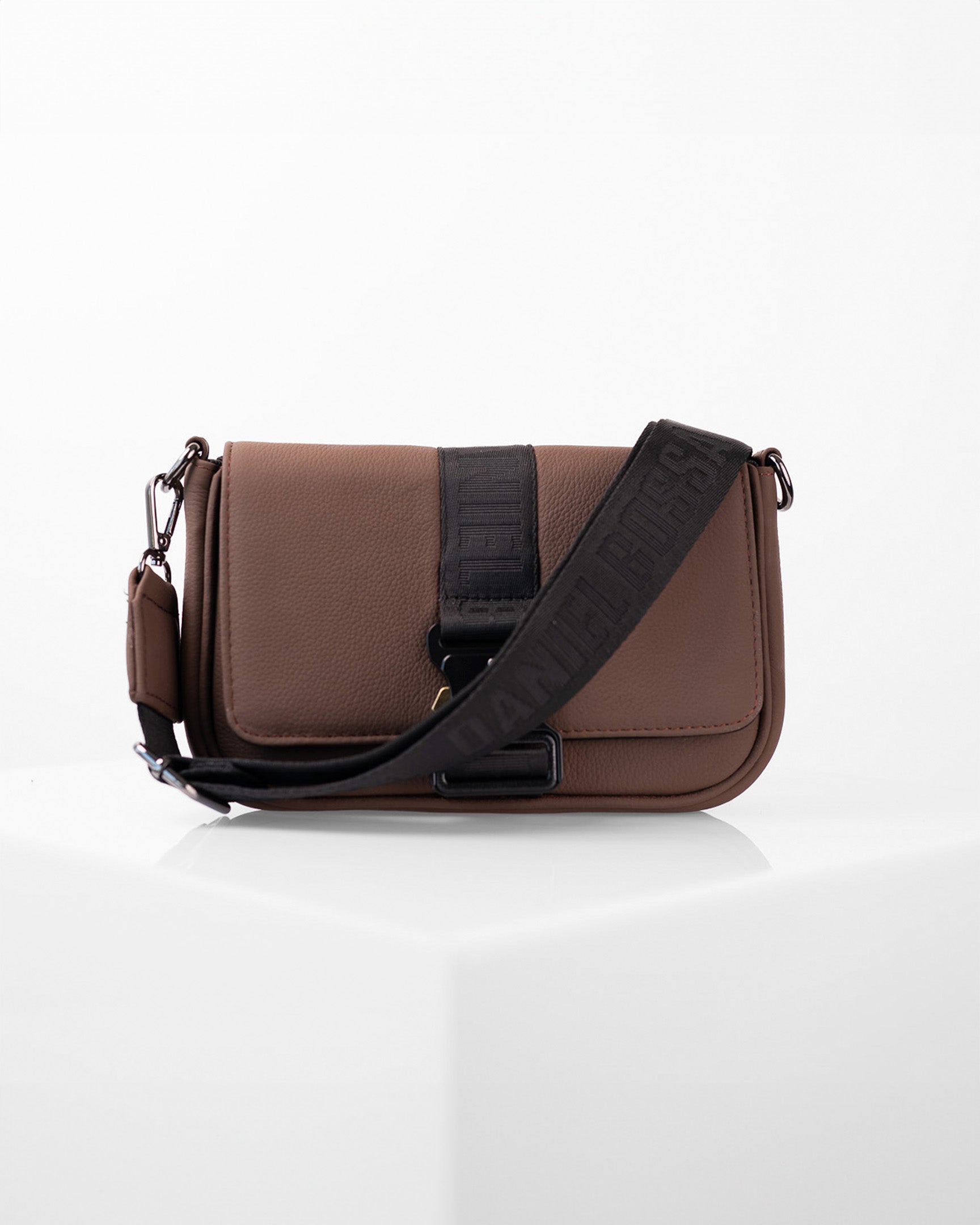 Monclova • Avellana