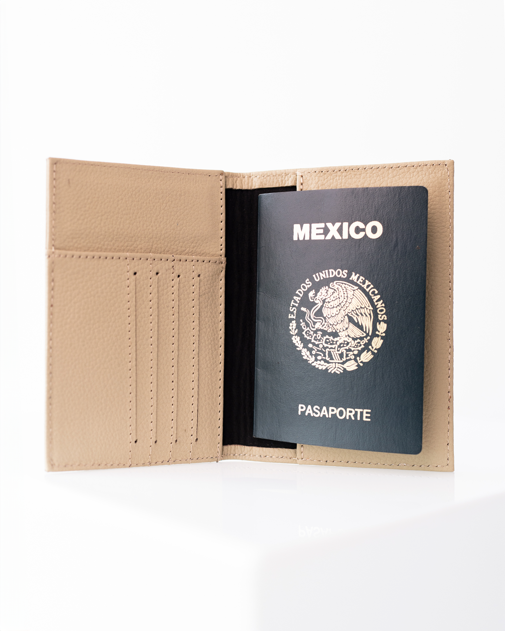 Porta pasaporte • Tulúm Latte
