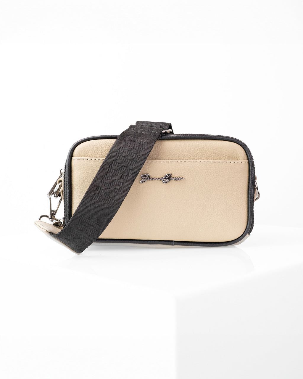 Monterrey Xs • Latte