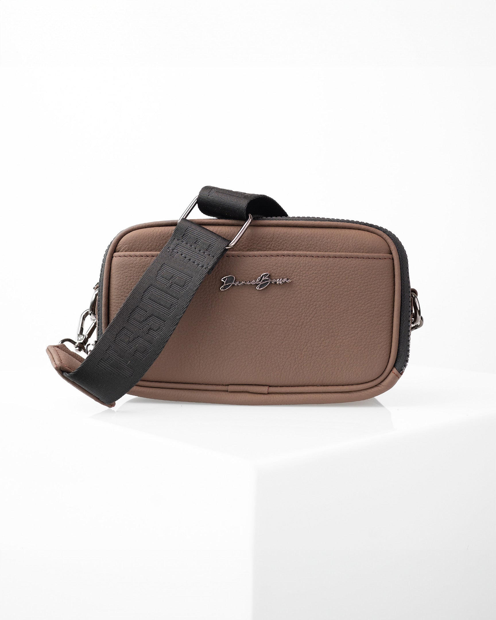 Monterrey Xs • Avellana