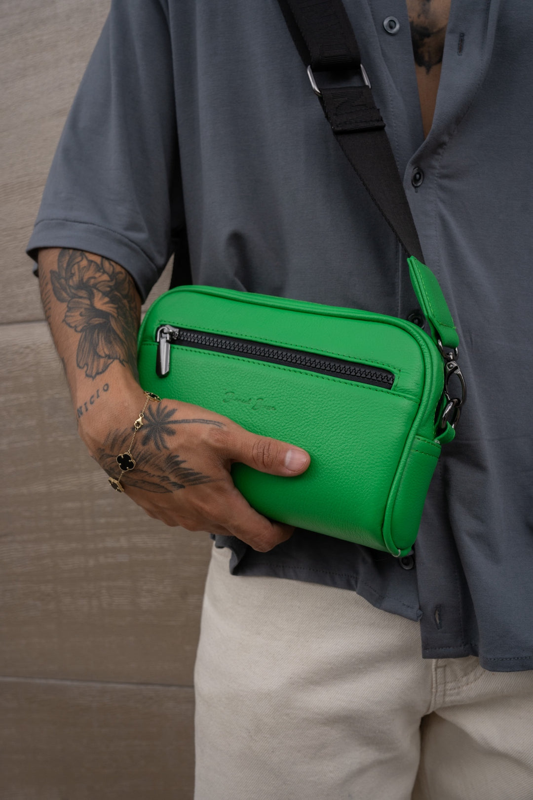 Crossbody León Verde Bandera