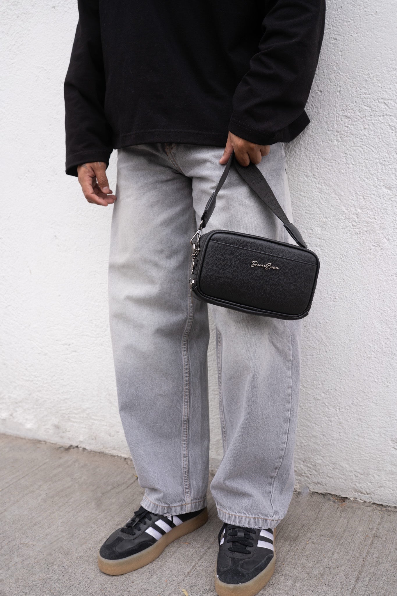 Monterrey Xs • Negro