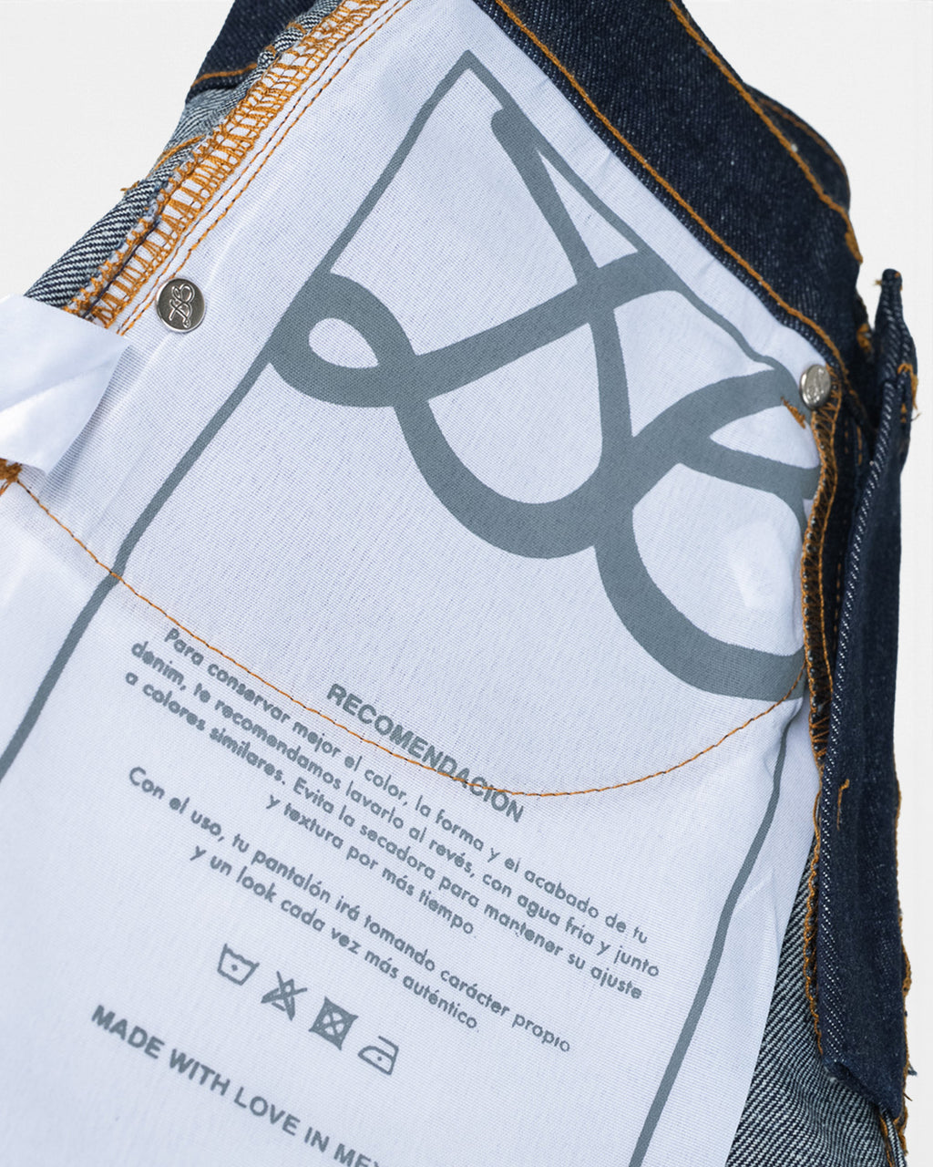 Jeans • Denim Raw