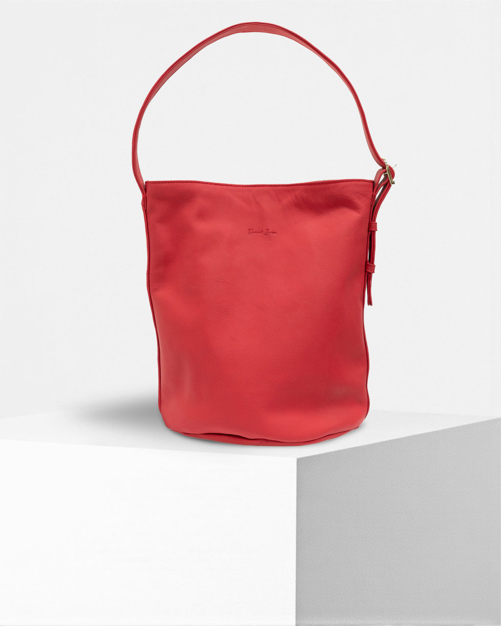 Tote Bruselas • Rojo