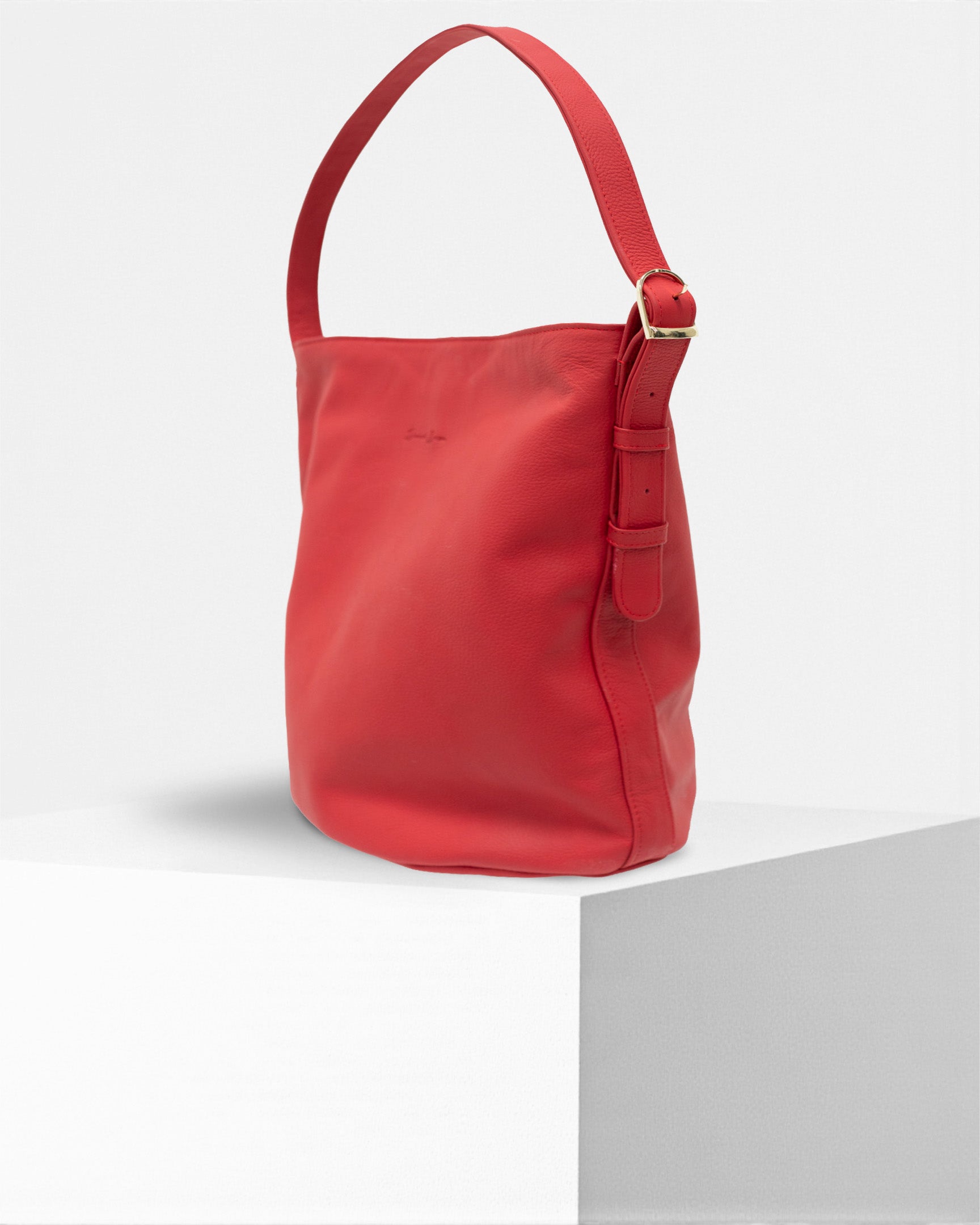 Tote Bruselas • Rojo