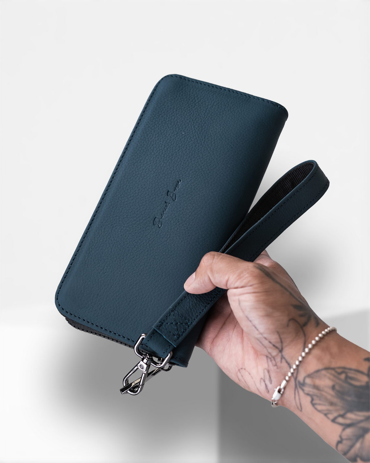 Cartera Sonora • Azul Petróleo
